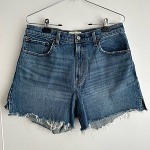 Abercrombie curve love high rise 4” jean short. In perfect condition. Size 31.